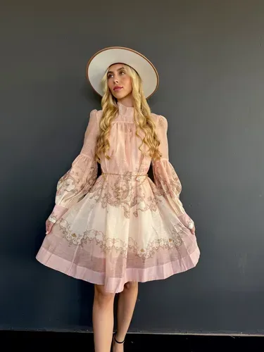 שמלת קיילי ורודה